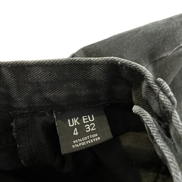 PrettyLittleThing Black Split Hem Jeans, Size 0 - Picture 10 of 12